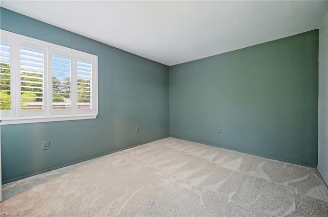1008 Autumn Woods Ln Apt 104, Virginia Beach, VA 23454