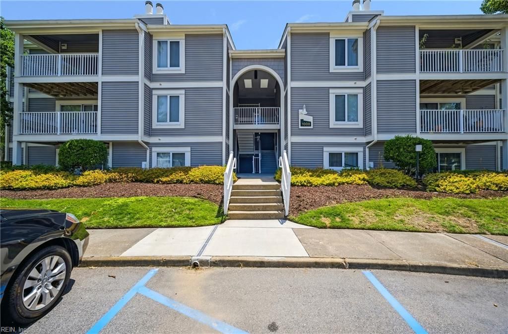 1008 Autumn Woods Ln Apt 104, Virginia Beach, VA 23454