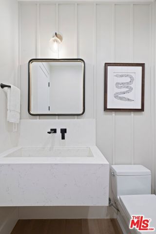 15125 Valley Vista Boulevard, Sherman Oaks, CA 91403