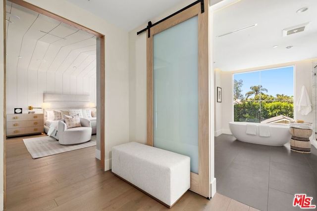 15125 Valley Vista Boulevard, Sherman Oaks, CA 91403