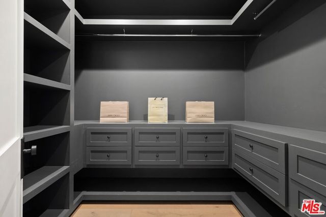 15125 Valley Vista Boulevard, Sherman Oaks, CA 91403