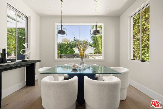 15125 Valley Vista Boulevard, Sherman Oaks, CA 91403