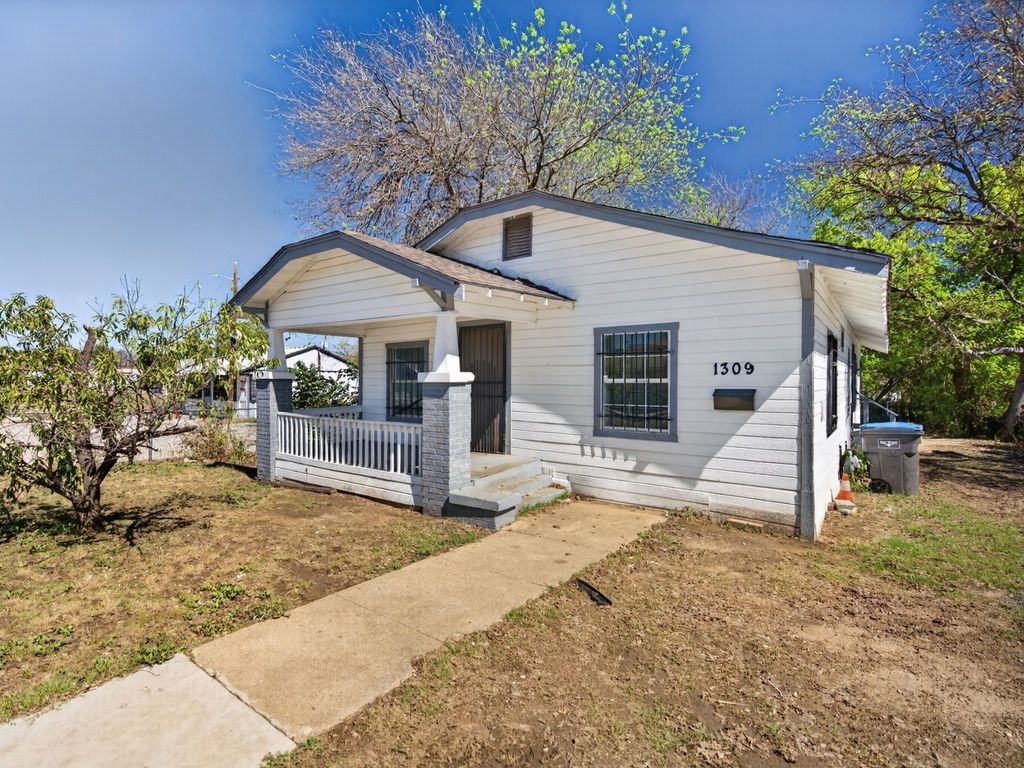 1309 S Riverside Drive, Fort Worth, TX 76104 — exterior