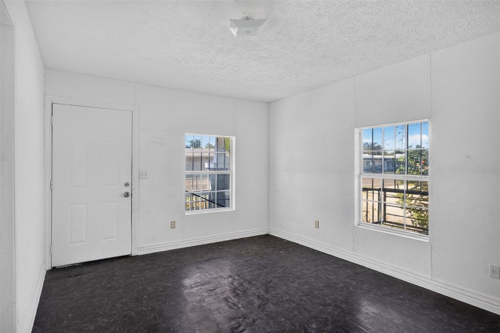 1309 S Riverside Drive, Fort Worth, TX 76104 — photo 4