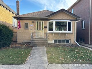 3711 N Newland Avenue, Chicago, IL 60634