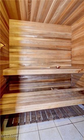 1451 Ridge Road NE, New Philadelphia, OH 44663