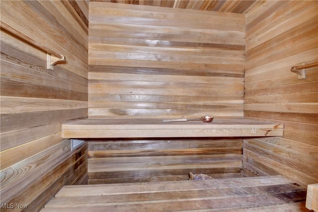 1451 Ridge Road NE, New Philadelphia, OH 44663