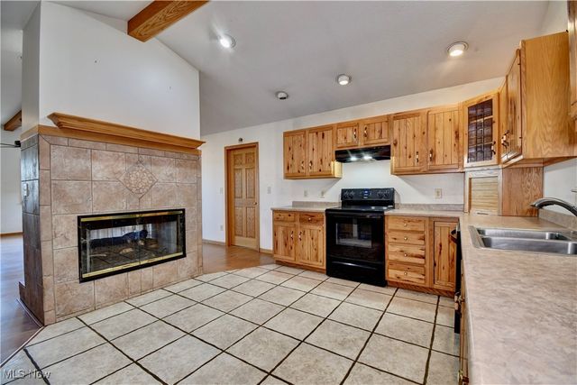 1451 Ridge Road NE, New Philadelphia, OH 44663