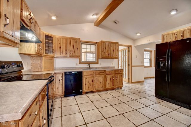 1451 Ridge Road NE, New Philadelphia, OH 44663