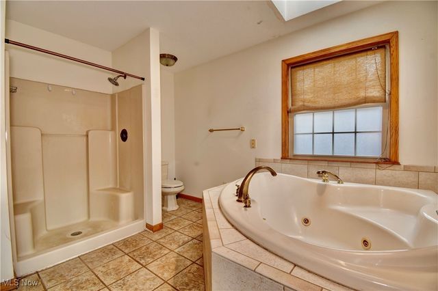 1451 Ridge Road NE, New Philadelphia, OH 44663