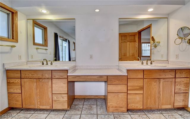 1451 Ridge Road NE, New Philadelphia, OH 44663