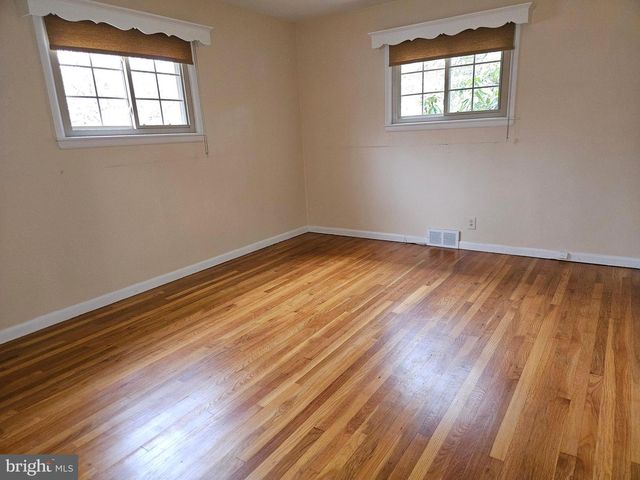 56 CHAPMAN AVE, Doylestown, PA 18901