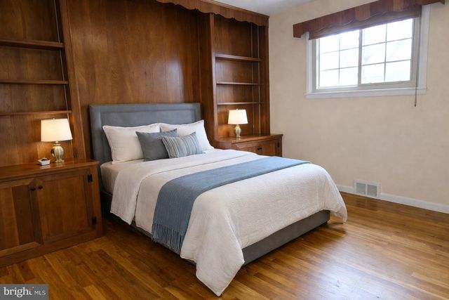 56 CHAPMAN AVE, Doylestown, PA 18901