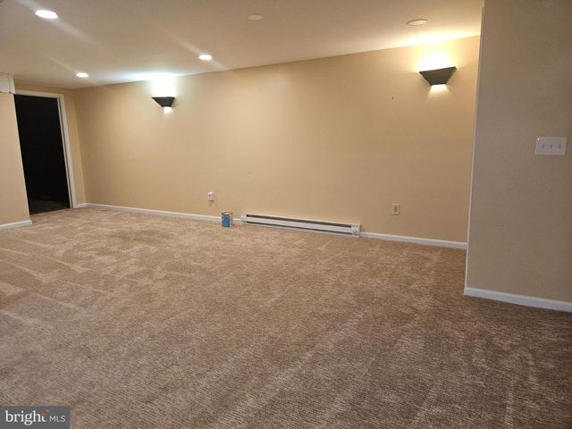 56 CHAPMAN AVE, Doylestown, PA 18901