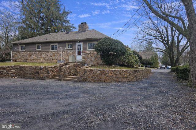 56 CHAPMAN AVE, Doylestown, PA 18901