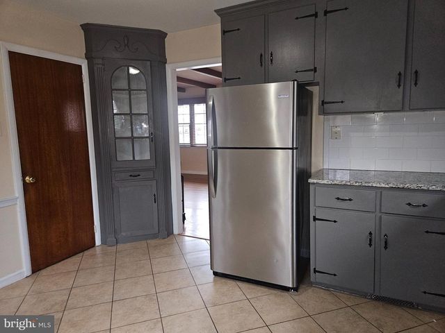 56 CHAPMAN AVE, Doylestown, PA 18901