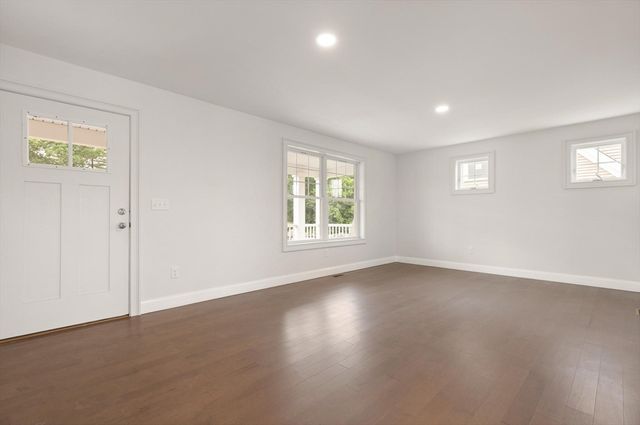 5 Jasmine Way, Bridgewater, MA 02324