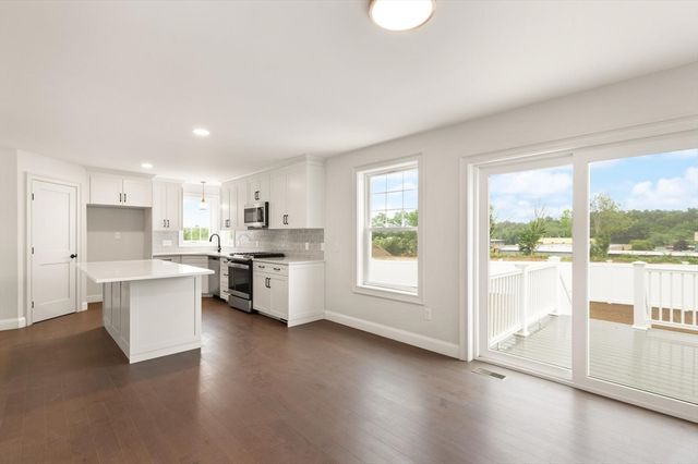 5 Jasmine Way, Bridgewater, MA 02324