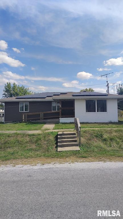 235 N SMITH Street, Prairie City, IL 61470