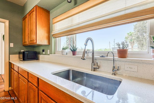 3712 SAN MATEO Lane, El Paso, TX 79902