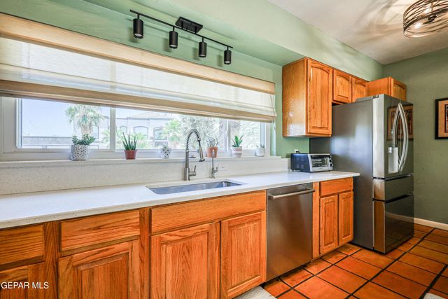 3712 SAN MATEO Lane, El Paso, TX 79902