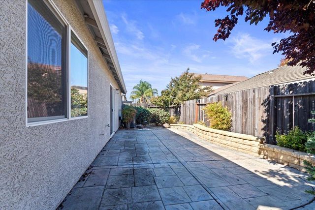 1580 Blue Beaver Way, Roseville, CA 95747