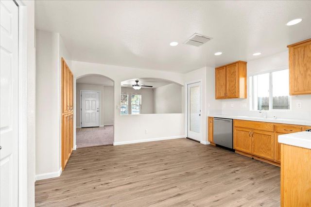 1580 Blue Beaver Way, Roseville, CA 95747