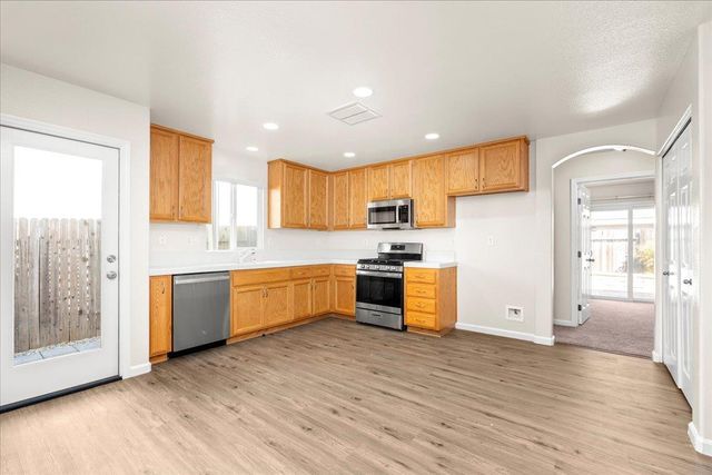 1580 Blue Beaver Way, Roseville, CA 95747