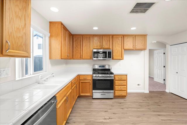 1580 Blue Beaver Way, Roseville, CA 95747