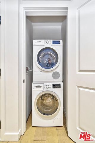 400 S Broadway 828, Los Angeles, CA 90013