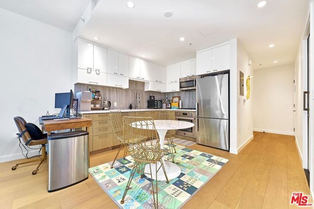 400 S Broadway 828, Los Angeles, CA 90013