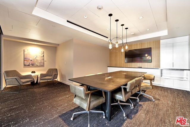 400 S Broadway 828, Los Angeles, CA 90013