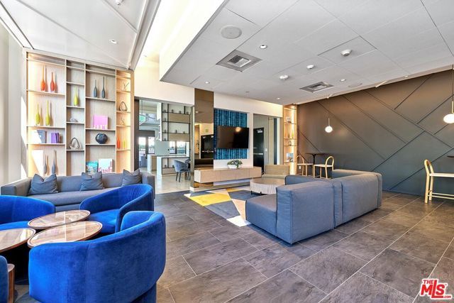 400 S Broadway 828, Los Angeles, CA 90013