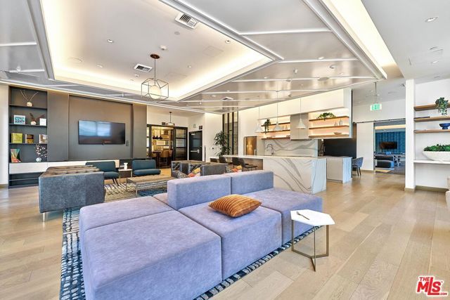 400 S Broadway 828, Los Angeles, CA 90013