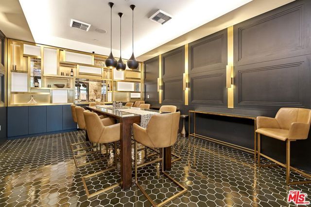 400 S Broadway 828, Los Angeles, CA 90013