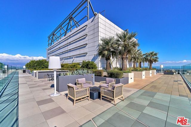 400 S Broadway 828, Los Angeles, CA 90013