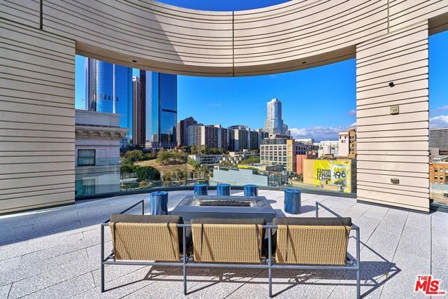 400 S Broadway 828, Los Angeles, CA 90013