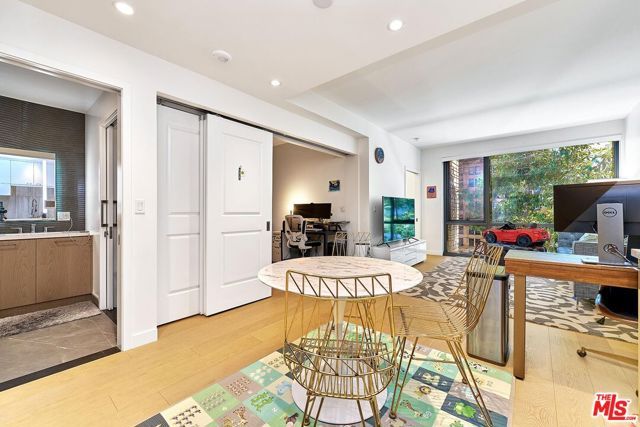 400 S Broadway 828, Los Angeles, CA 90013