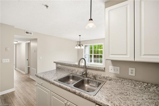 323 Ivy Glen Court, Winston-salem, NC 27127