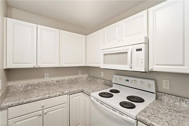 323 Ivy Glen Court, Winston-salem, NC 27127