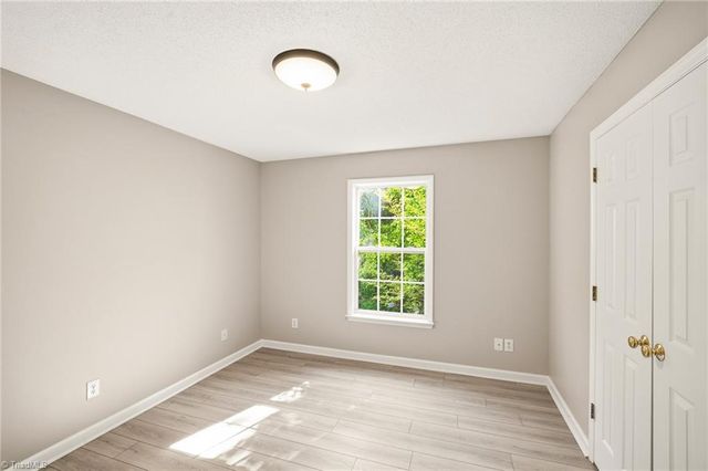 323 Ivy Glen Court, Winston-salem, NC 27127