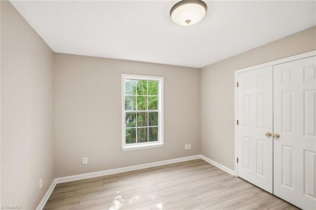323 Ivy Glen Court, Winston-salem, NC 27127
