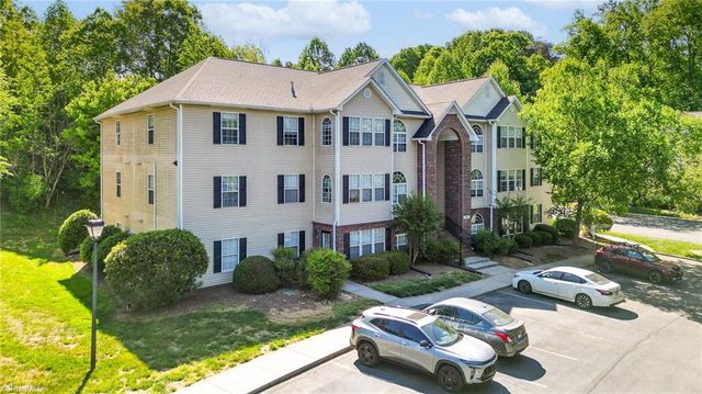 323 Ivy Glen Court, Winston-salem, NC 27127