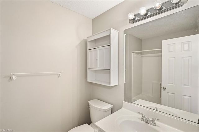 323 Ivy Glen Court, Winston-salem, NC 27127
