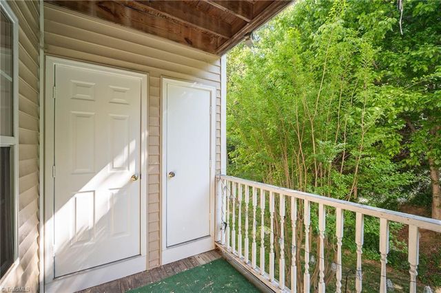 323 Ivy Glen Court, Winston-salem, NC 27127