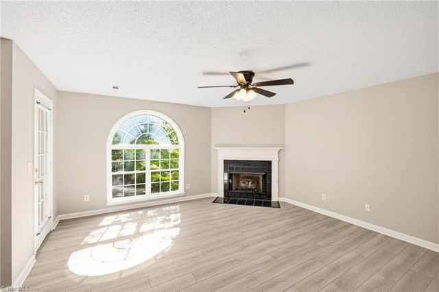 323 Ivy Glen Court, Winston-salem, NC 27127