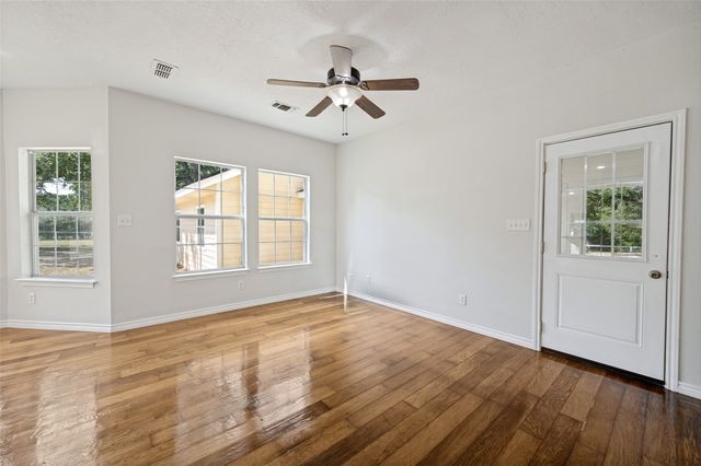 229 Quail Run Road, Valley View, TX 76272