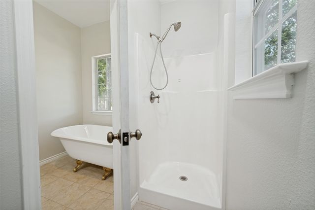 229 Quail Run Road, Valley View, TX 76272