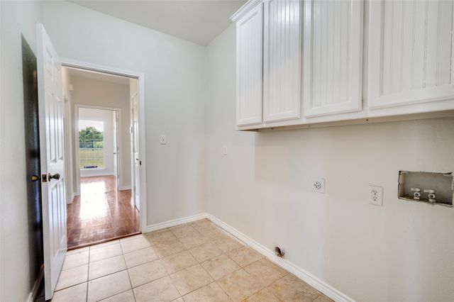 229 Quail Run Road, Valley View, TX 76272