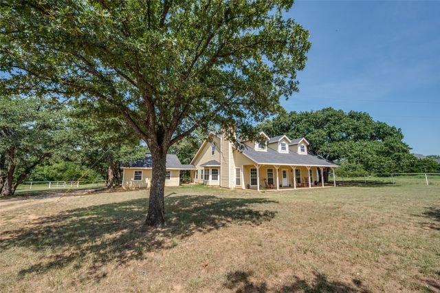 229 Quail Run Road, Valley View, TX 76272